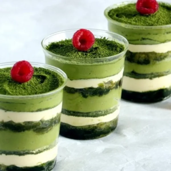 Bánh Tiramisu Matcha Trà Xanh